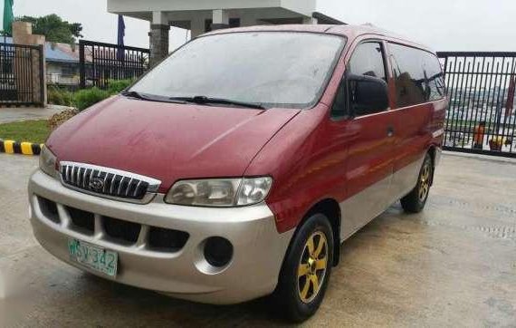 Hyundai Starex 2000 MT Red Van For Sale