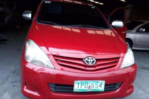 2011 Toyota Innova E AT Red SUV For Sale