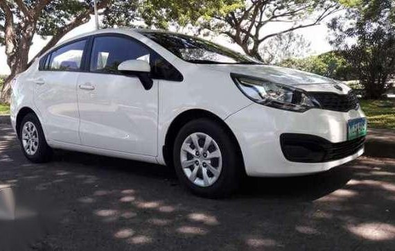 KIA RIO Sedan 2012 MT White For Sale