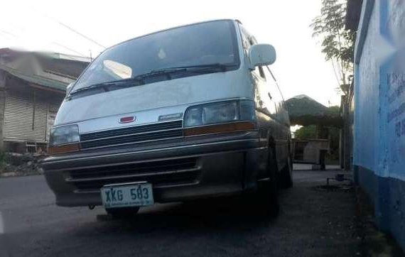 Toyota Hiace 2003 AT White Van For Sale