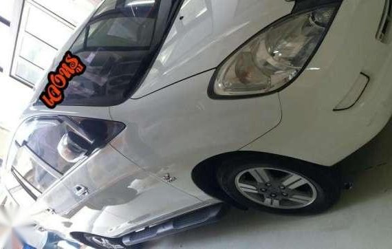 Toyota Innova J 2006 vvti manual transmission like in brand new state