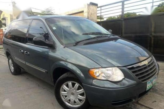 2007 Chrysler town and country Touring AT for sale 
