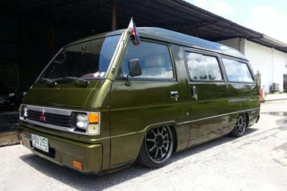 Mitsubishi L300 Van green for sale 