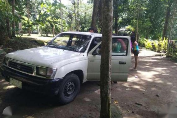 Toyota Hilux 99 truck silver for sale 