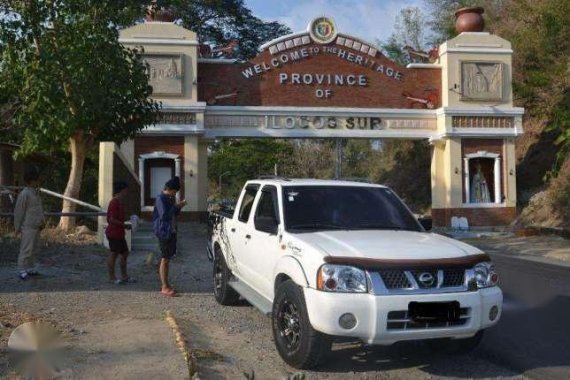 Nissan Frontier Titanium good as new for sale 