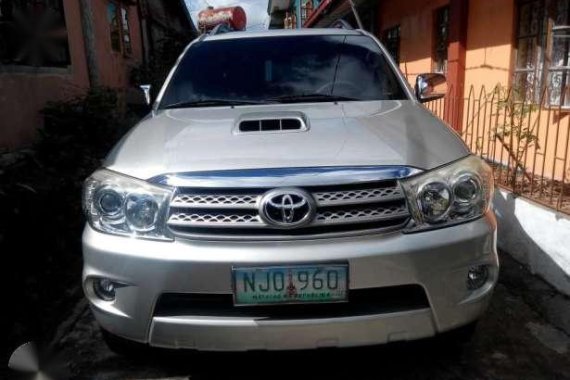 Toyota Fortuner 4x4 3.0V AT Silver For Sale