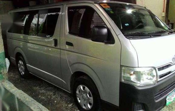 Toyota HIACE Commuter Van Model 2013 for sale 
