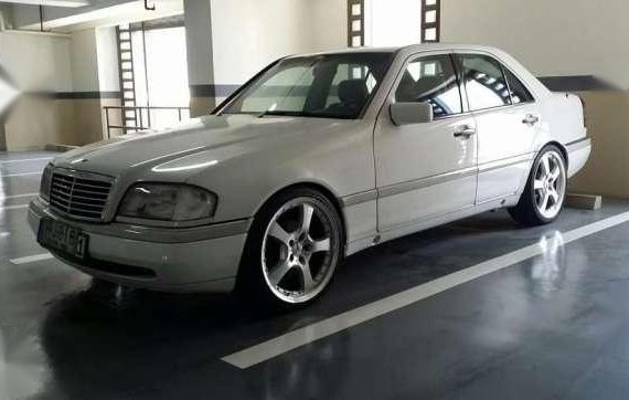 Mercedes Benz C220 W202 AT White For Sale