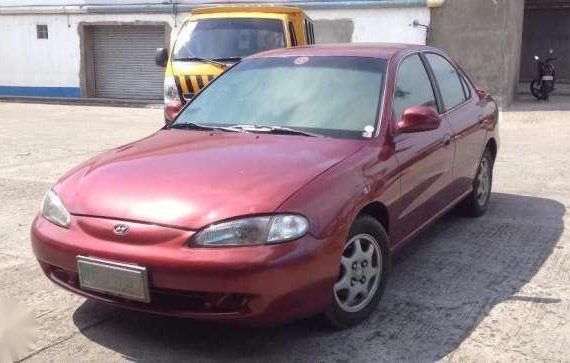 Hyundai Elantra 1998 model