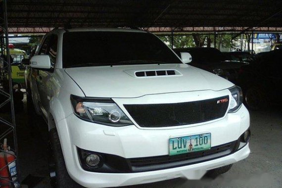 White Toyota Fortuner 2012 for sale 