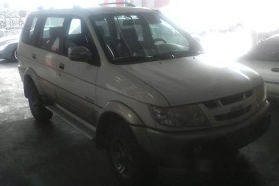 White for sale Isuzu Crosswind 2005