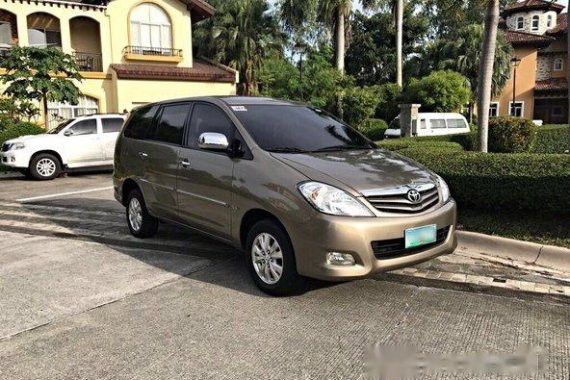 For Sale golden Toyota Innova 2011