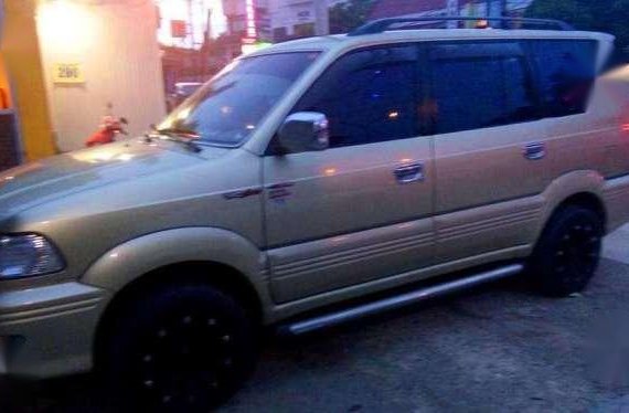 Toyota REVO 2004 model with very cool aircon first owner 330k only