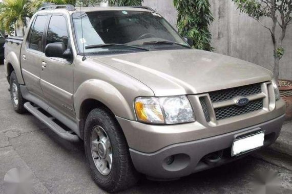 Ford Explorer Sport Trac 2000 model