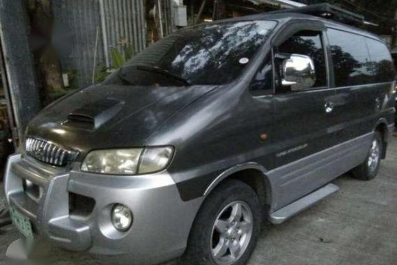 Hundai Starex 2000 AT Gray Van For Sale 