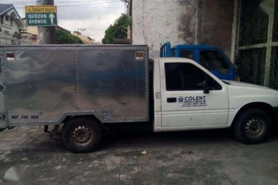 Isuzu Fuego (close van)