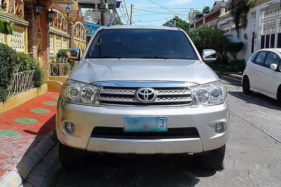 For sale Silver Toyota Fortuner 2009