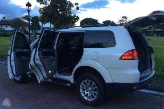 Mitsubishi Montero Sport 2012 AT White For Sale 