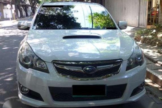 Subaru Legacy Wagon 2011 White For Sale 