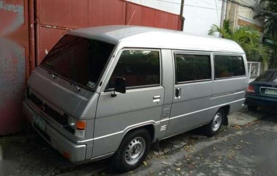 Mitsubishi L300 Versa Van