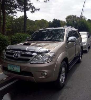 2005 Toyota Fortuner V.4x4 AT Beige For Sale 