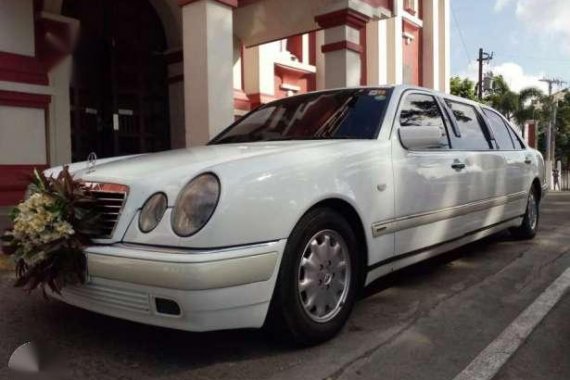 1993 MercedesBenz E220 lowest in the market plus 17s lorinser D93 mag