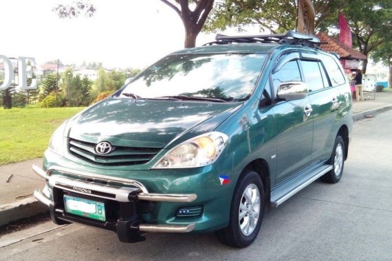 2011 Toyota Innova E GREEN FOR SALE