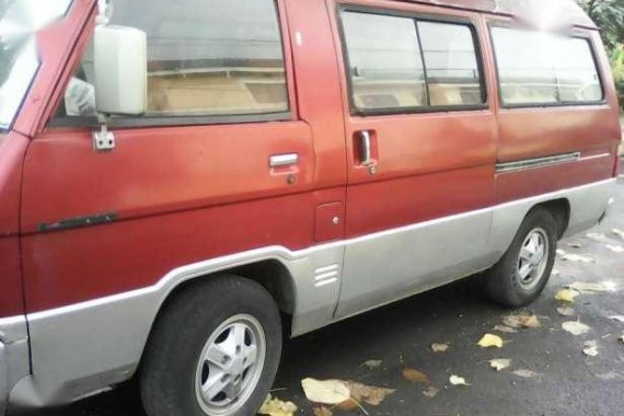 Mitsubishi L300 Versa Van