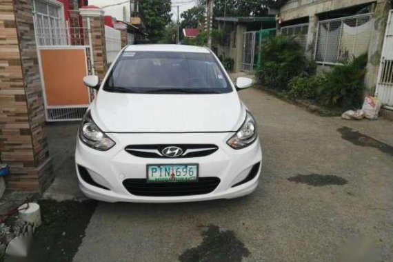 Hyundai accent cvvt gas automatic top of the line 2011
