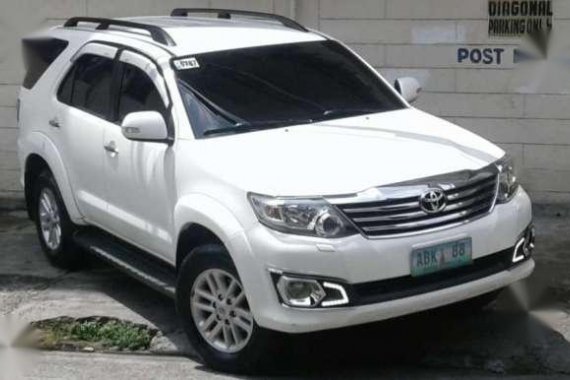 2012 Toyota Fortuner G AT White For Sale 