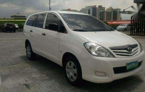 Very Fresh 2010 Toyota Innova J For Sale