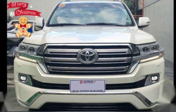 Pearl White 2017 Brandnew Toyota LC200 VX Platinum