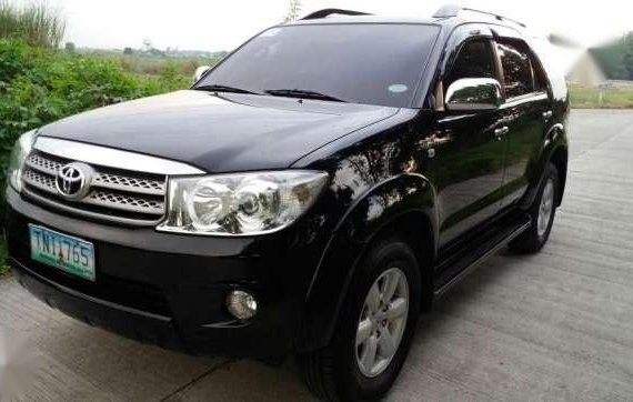 Toyota Fortuner G diesel - 2011 Automatic