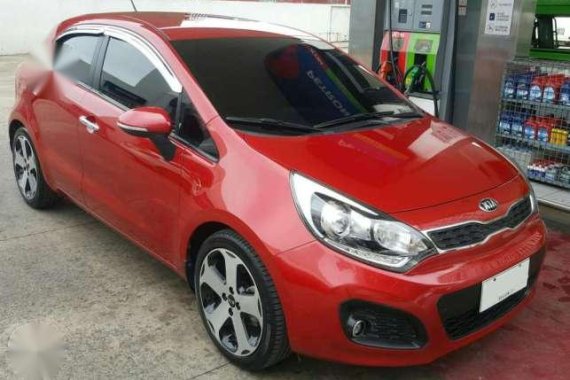 2014 Kia Rio EX Hatchback automatic trans 13k kms