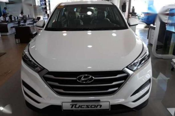 Hyundai Tucson 2.0 75k dp with 10inch monitor