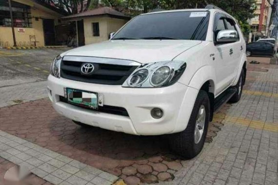 2006 Toyota Fortuner G 4X2 with TV Plus 516k nego RUSH RUSH RUSH SALE!