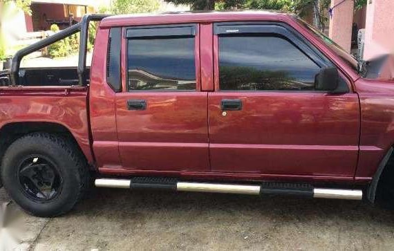 L 200 pick up truck