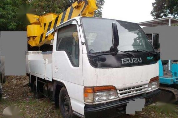 Isuzu Elf Manlift