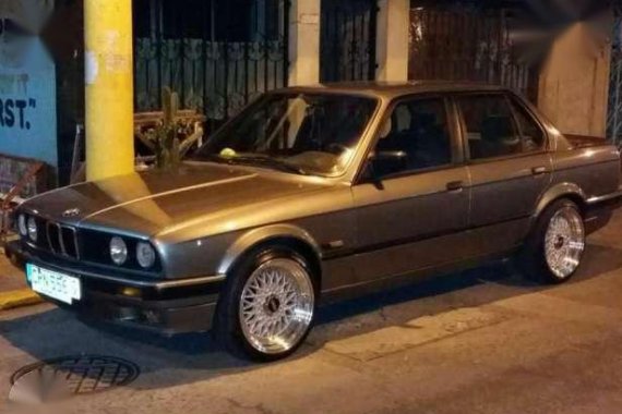 1984 BMW E30 320i AT