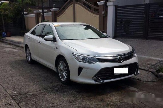 FOR SALE WHITE Toyota Camry 2015