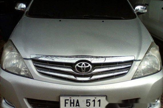 FOR SALE SILVER Toyota Innova 2011