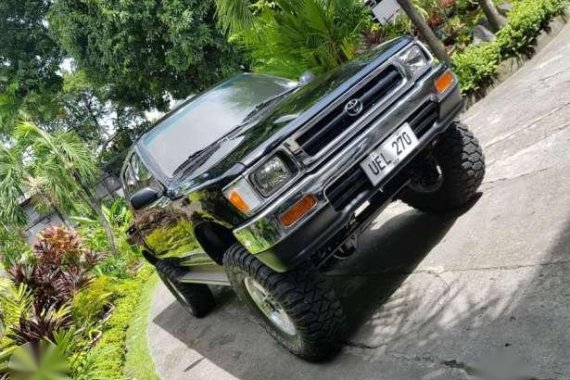 Ln106 hilux 4x4 tough like landcruiser prado patrol