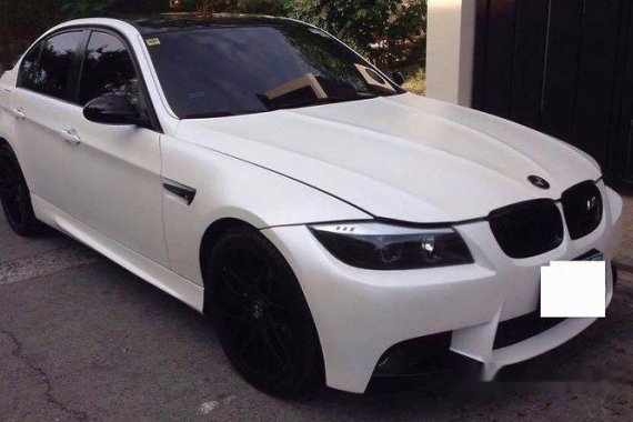 FOR SALE WHITE BMW 320i 2007
