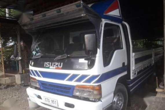 Isuzu Elf Giga NPR