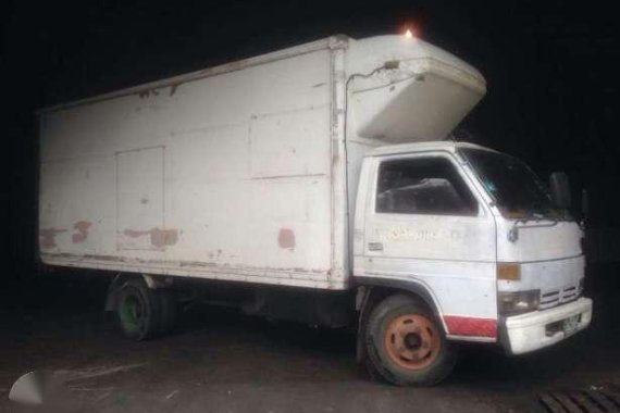 Wide truck 18ft 4hf1 engine isuzu elf for sale