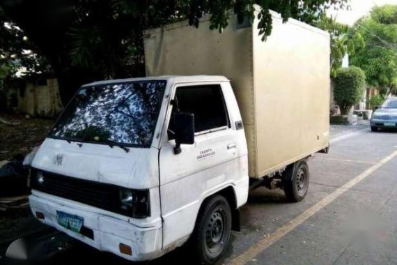 Mitsubishi L300 Truck
