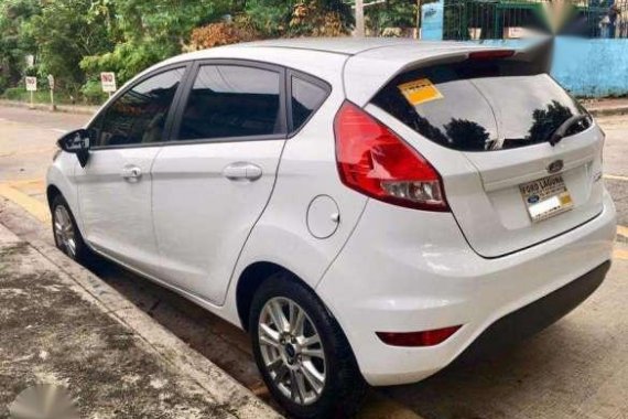 Ford Fiesta 2016 AT White For Sale 