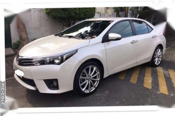2015 1.6 V Toyota Corolla Altis for sale 