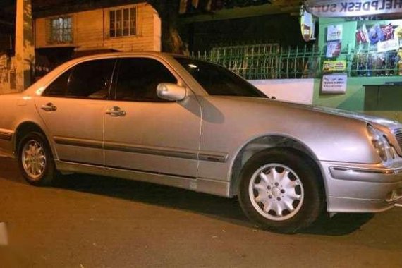 Mercedes Benz E240 2000 AT Silver For Sale 