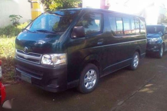 2012 toyota hi-ace van commuter